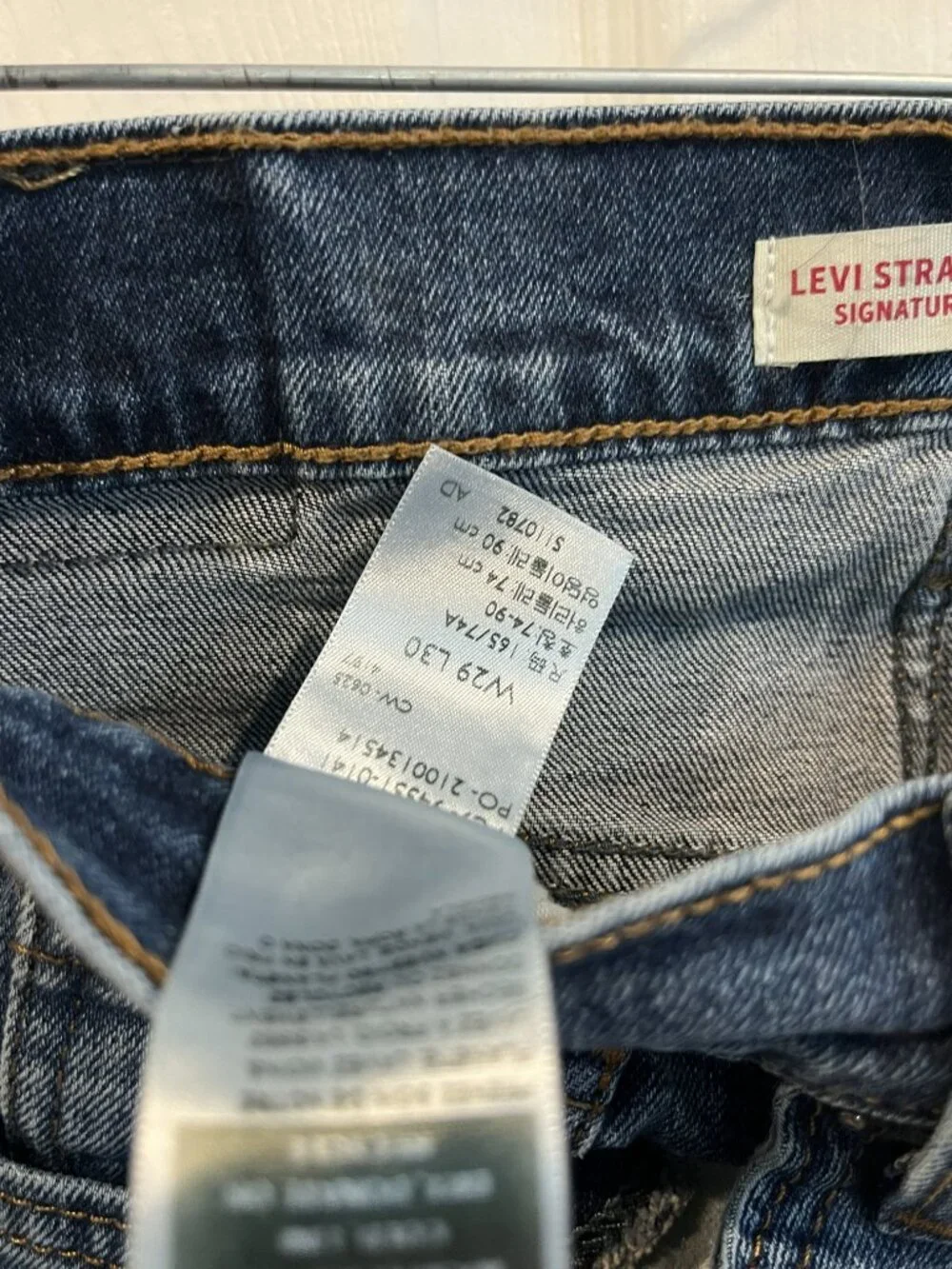 Signature by Levi Strauss excellent levi